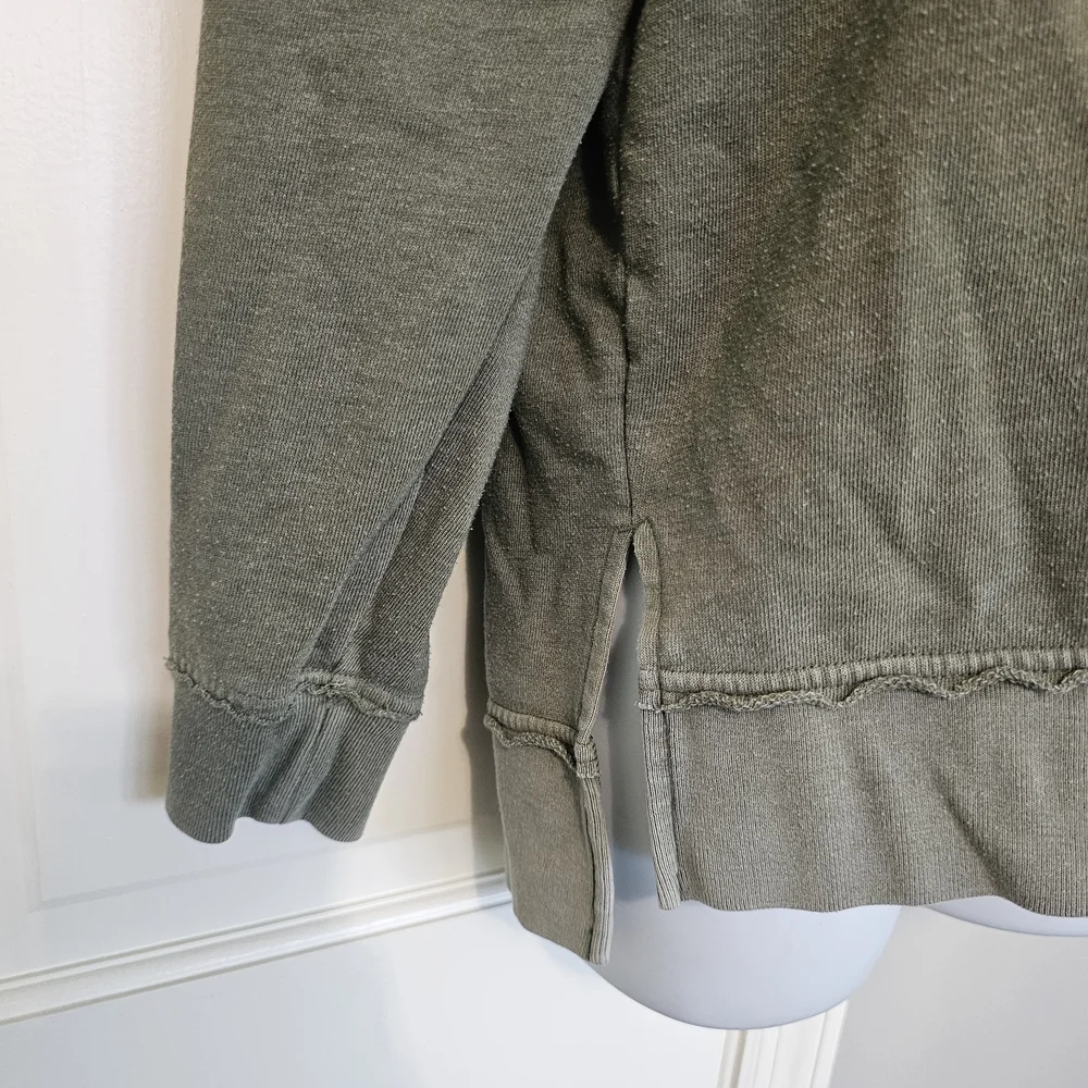 Buffalo David Bitton Sage Green Top - Picture 2 of 4